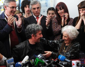 Carlotto: Fue una explosión de un pueblo que necesita buenas noticias y darse las manos