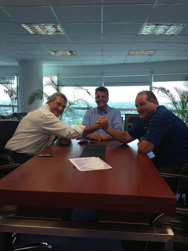 Un intendente radical y un senador oficialista se pasaron al Frente Renovador