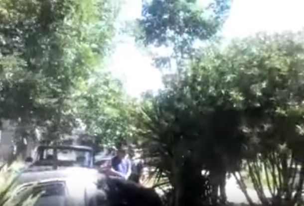 VIDEO: Te voy a sacar los dedos, la fuerte amenaza de un policía 