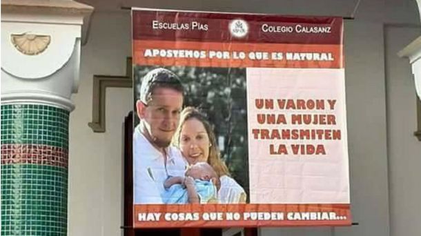 Polémica por los carteles que colgó un colegio católico en las PASO
