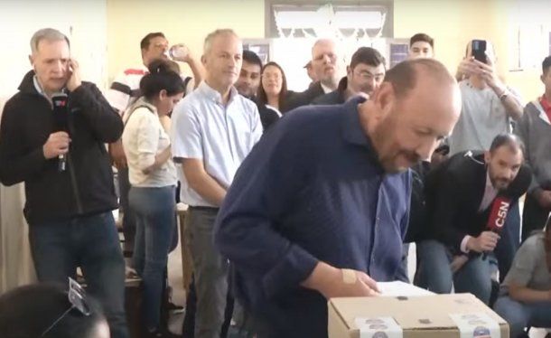 Gildo Insfrán votó en Formosa y habló de la precandidatura presidencial de Sergio Massa en UxP