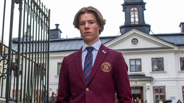 Esta serie de Netflix fue dirigida por Rojda Sekersöz y Erika Calmeyer. Esta serie de Netflix fue dirigida por Rojda Sekersöz y Erika Calmeyer.