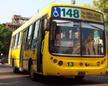 Chofer le hizo RCP a una beba de un año dentro del colectivo y le salvó la vida