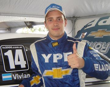 El porteño Franco Vivian obtuvo su primer triunfo en el Súper TC2000
