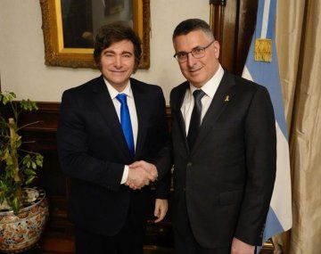 Milei junto a Gideon Sa’ar, canciller israelí.