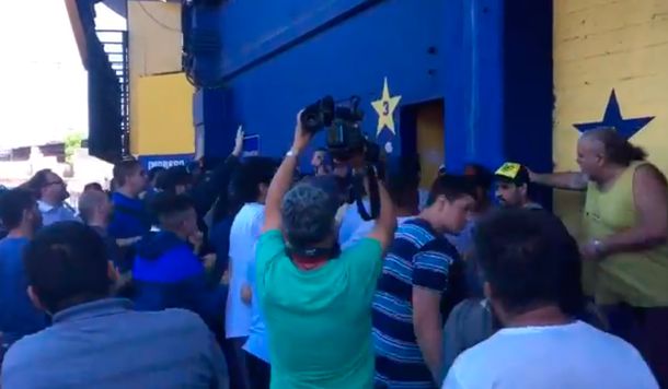 Incidentes en la Bombonera por la venta de entradas para la final de la Copa