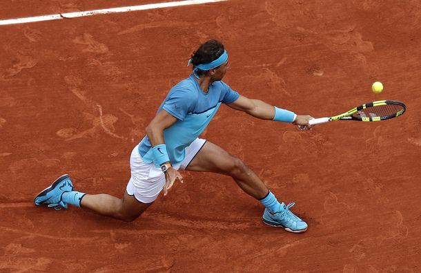 De pie: mirá lo que inventó Rafa Nadal en su debut en Roland Garros