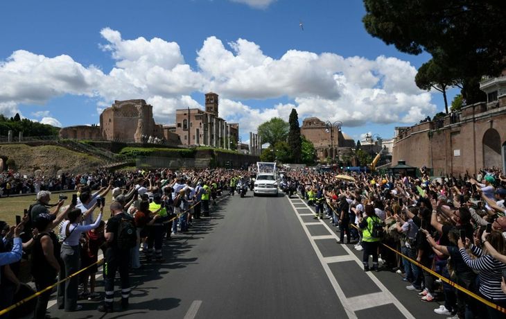 Así fue el traslado del féretro del papa Francisco a la basílica Santa María la Mayor