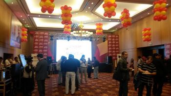 noche entre dos sedes: de la celebracion al consuelo de ser oposicion noche entre dos sedes: de la celebracion al consuelo de ser oposicion