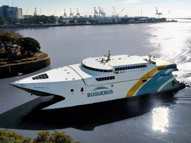 Buquebus: encontraron 20 monedas de oro dentro de una camioneta