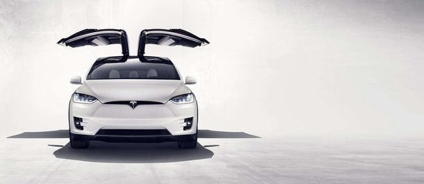 VIDEOS: por qué el Tesla model X es cinco estrellas