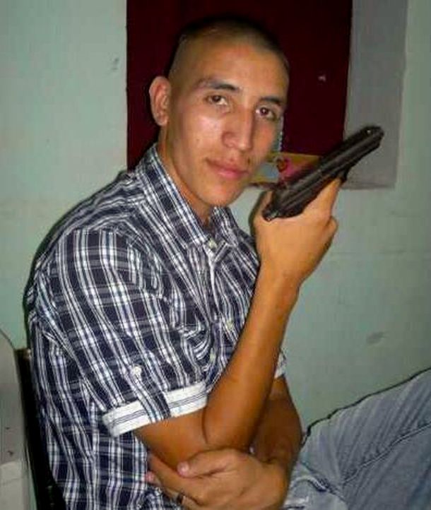 Escándalo en Racing por la foto de un jugador con un arma