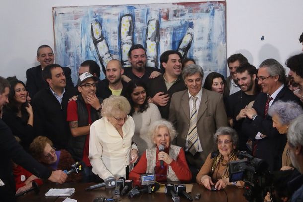 Abuelas de Plaza de Mayo.