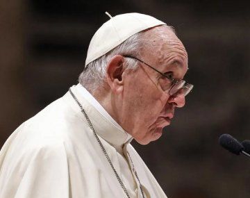 El Papa Francisco no va al Vía Crucis para cuidar su salud