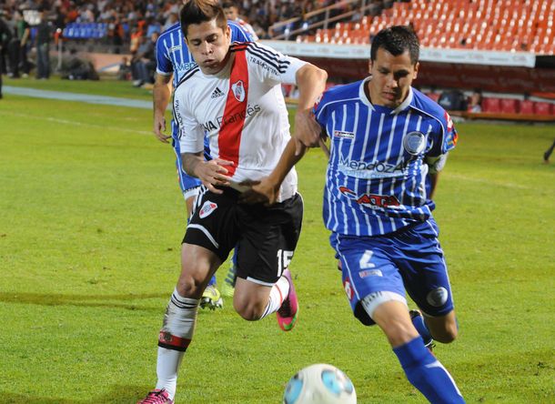 River le ganó a Godoy Cruz gracias a un blooper de Ibáñez