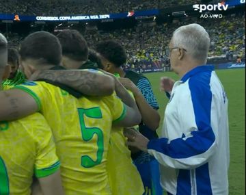 El incómodo momento de Dorival Jr antes de los penales de Brasil