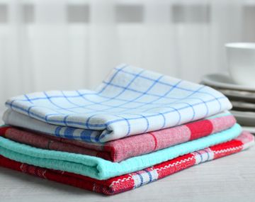 El truco casero para blanquear los repasadores y que queden perfumados y como nuevos