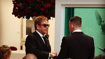 elton john se caso con su novio y compartio su gran dia en las redes sociales elton john se caso con su novio y compartio su gran dia en las redes sociales