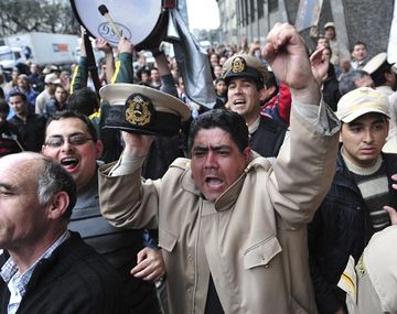 Prefectos exigen respuestas favorables a sus reclamos