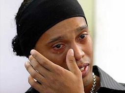 Ronaldinho_llorando Ronaldinho_llorando