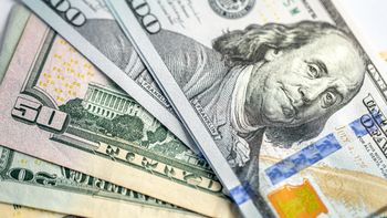 El dólar global caía levemente el jueves, al estabilizarse el retorno de los bonos del Tesoro estadounidense. El dólar global caía levemente el jueves, al estabilizarse el retorno de los bonos del Tesoro estadounidense.