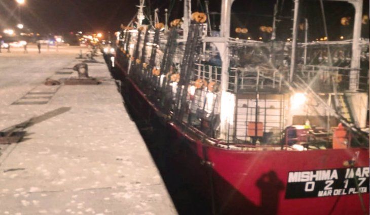 Amarró un pesquero con 22 tripulantes con coronavirus en Comodoro Rivadavia