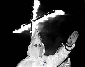 El thriller de los 90 que trata sobre el Ku Klux Klan