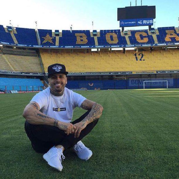 El cantante de reggaeton Nicky Jam cumplió su sueño y cantó en la Bombonera