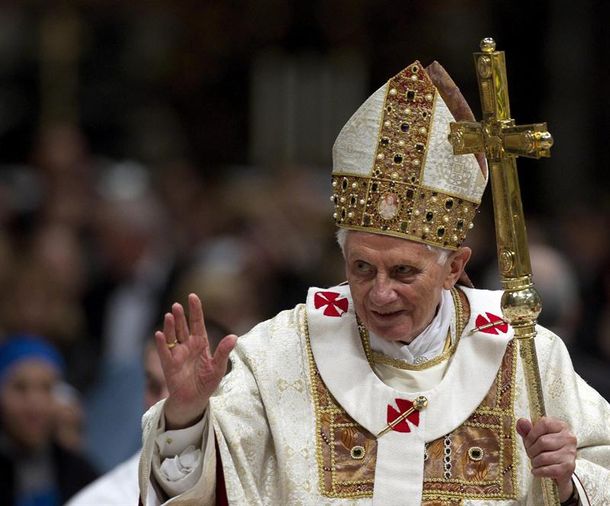 ¿Por qué el papa Benedicto XVI puede renunciar al trono de San Pedro?