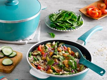 Los supermercados que están liquidando ollas y sartenes a muy buenos precios.