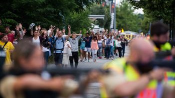 tiroteo en un shopping de munich: 10 muertos, entre ellos el tirador tiroteo en un shopping de munich: 10 muertos, entre ellos el tirador