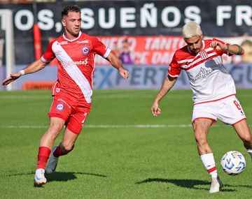 Argentinos goleó a Estudiantes