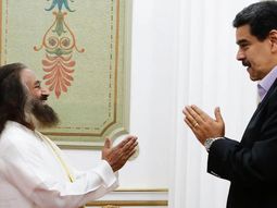 Sri Sri Ravi Shankar con Nicolás Maduro