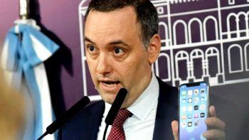 Adorni confirmó el arancel cero para importación de celulares y prometió mejores precios para todos