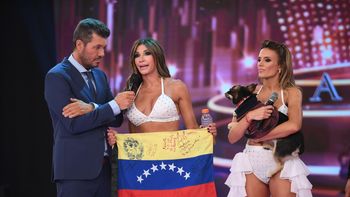 Catherine Fulop y Melina Lezcano con Marcelo Tinelli Catherine Fulop y Melina Lezcano con Marcelo Tinelli