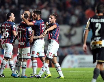San Lorenzo goleó a Botafogo y pasó a octavos de final