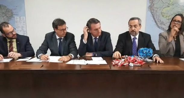 El Presidente metió mano en la explicación de su Ministro