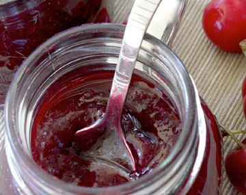 Prohíben la venta de una mermelada de cereza