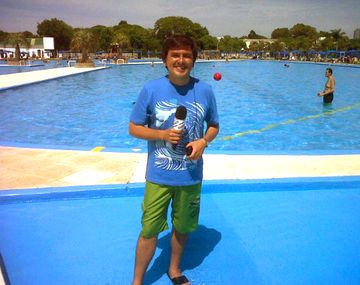 ¿Vuelve a trabajar?: el notero hot sacó la licencia de taxista