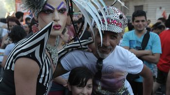 polemica por un subsidio de $8 mil a personas trans polemica por un subsidio de $8 mil a personas trans