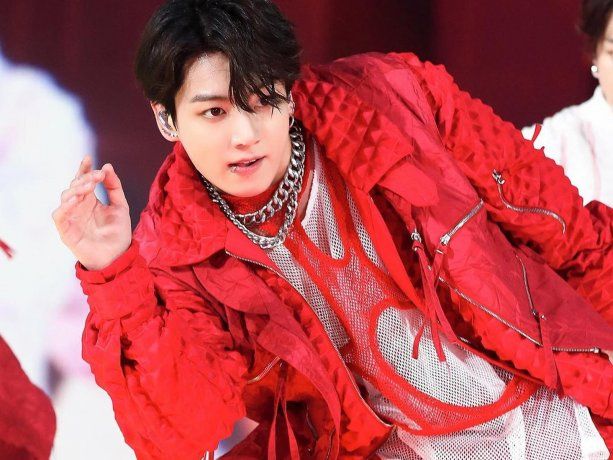 Jungkook de BTS dio positivo de covid y publicó un video
