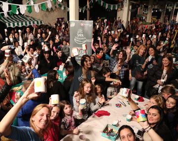 Una sopa solidaria juntó a más de 1500 personas en Palermo