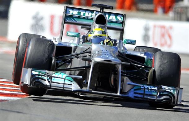 Rosberg ganó una carrera espectacular en Gran Bretaña