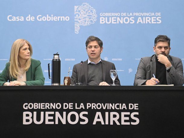 El gobernador Axel Kicillof brindó una conferencia de prensa este lunes en La Plata