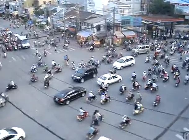 VIDEO: El imposible tráfico en Vietnam en hora pico
