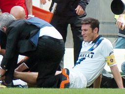 zanetti sufrio una grave lesion que podria retirarlo del futbol zanetti sufrio una grave lesion que podria retirarlo del futbol