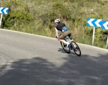 El paseo de Colapinto en bici tras el accidente en las pruebas de Alpine en Hungría