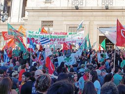 gremios de ose, ute y ancap anunciaron medidas de fuerza en contra del gobierno gremios de ose, ute y ancap anunciaron medidas de fuerza en contra del gobierno
