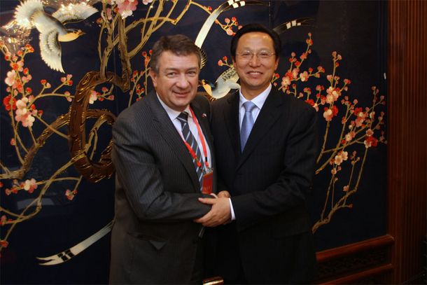 Yauhar: China aprobó tres tipos de soja y uno de maíz