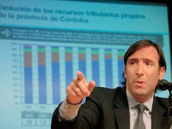 Lorenzino cuestionó los ajustes y defendió la política económica